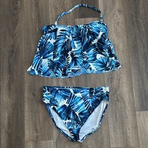 Mynah Swimming Suit.  Women’s size 16W top and XXL bottoms.  Two piece flowy.